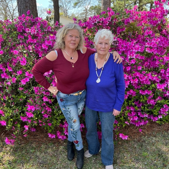 Meet your Posher, Pam - Picture 1 of 4